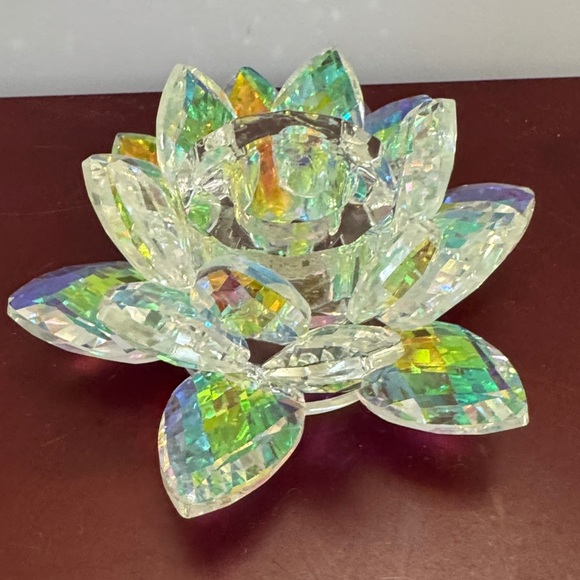 Vintage Crystal Lotus Candle Holder
Lotus Flower Glass Prism Suncatcher - Picture 1 of 5